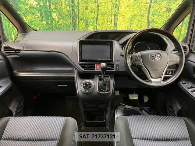 Toyota VOXY 2015-10 236948-1