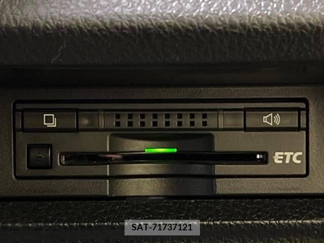 Toyota VOXY 2015-10 236948-5