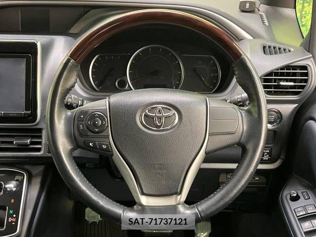 Toyota VOXY 2015-10 236948-12