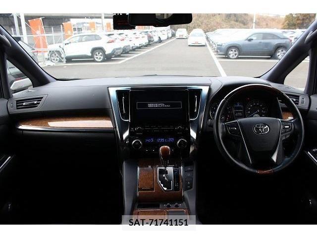 Toyota VELLFIRE 2015-08 372627-12