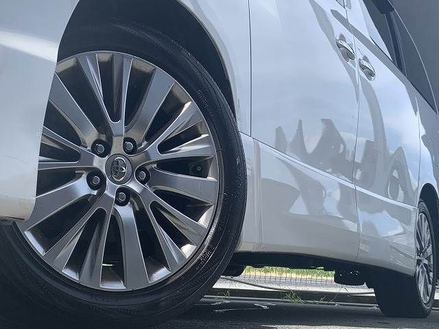 Toyota VELLFIRE 2013-06 13278-18
