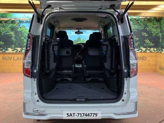 Nissan SERENA 2019-11 229719-13
