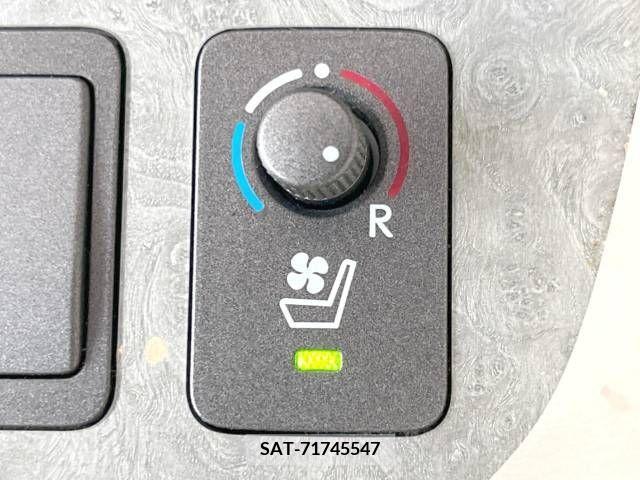 Lexus LS 2010-02 275577-6