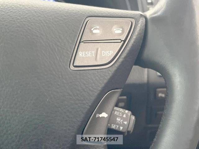 Lexus LS 2010-02 275577-2
