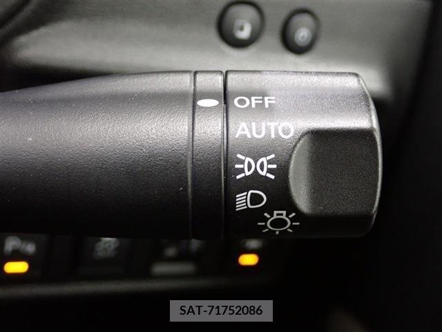 Nissan NOTE 2019-01 223221-17