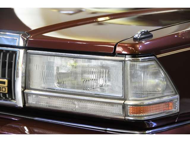 Nissan CEDRIC SEDAN 1986-04 3956-16