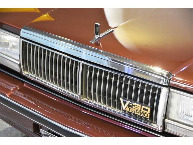 Nissan CEDRIC SEDAN 1986-04 3956-15