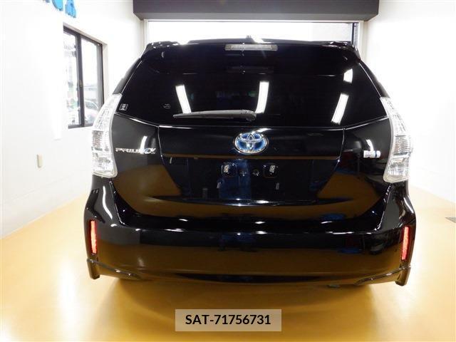 Toyota PRIUS ALPHA 2014-01 257029-9