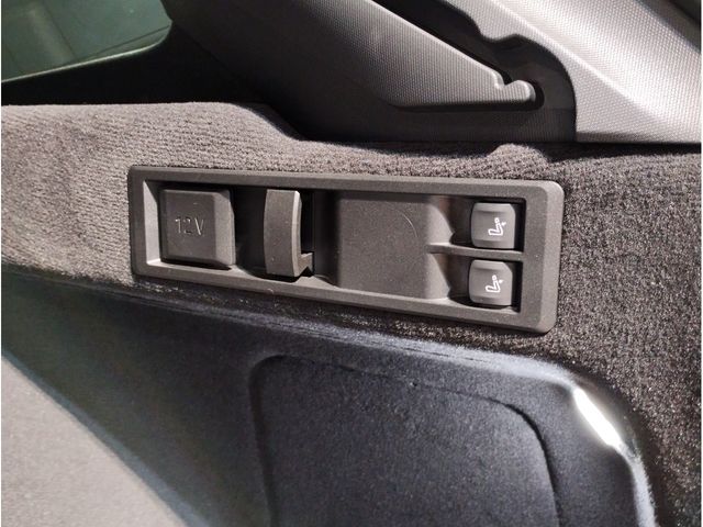 Bmw 3 SERIES 2022-11 26940-26