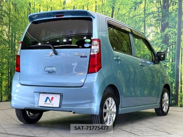 Suzuki WAGON R 2013-08 376082-17
