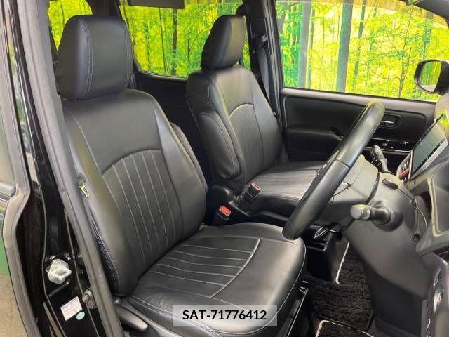 Toyota VOXY 2018-03 289926-7