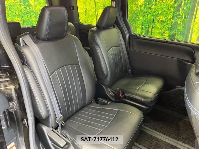 Toyota VOXY 2018-03 289926-8