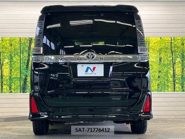 Toyota VOXY 2018-03 289926-15