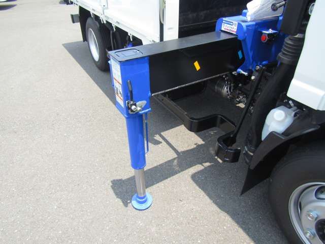 Mazda TITAN 2023-09 9424-10