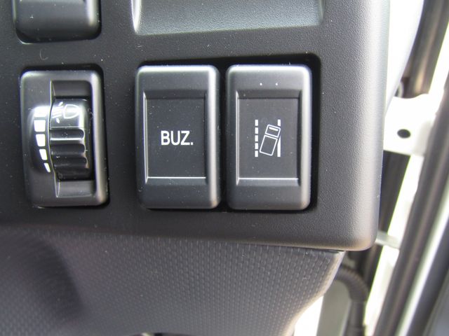 Mazda TITAN 2023-09 9424-24