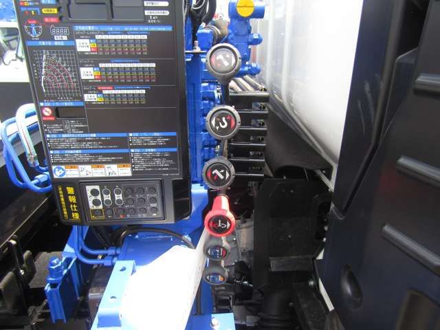 Mazda TITAN 2023-09 9424-13