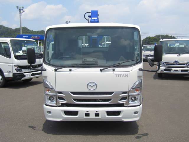 Mazda TITAN 2023-09 9424-1