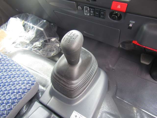 Mazda TITAN 2023-09 9424-19