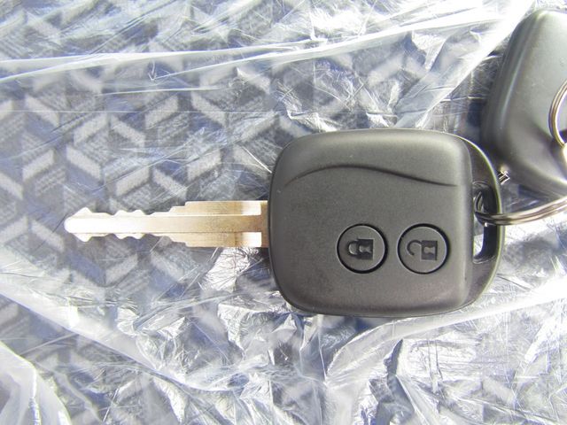 Mazda TITAN 2023-09 9424-26