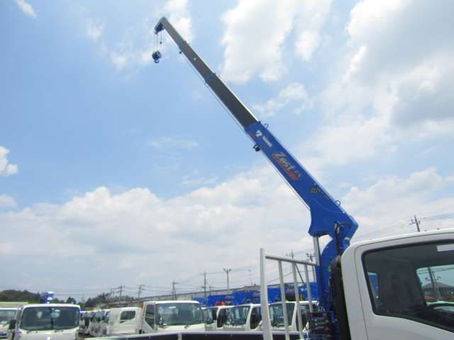 Mazda TITAN 2023-09 9424-9