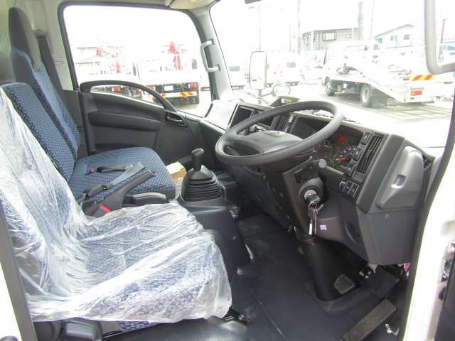 Mazda TITAN 2023-09 9424-15