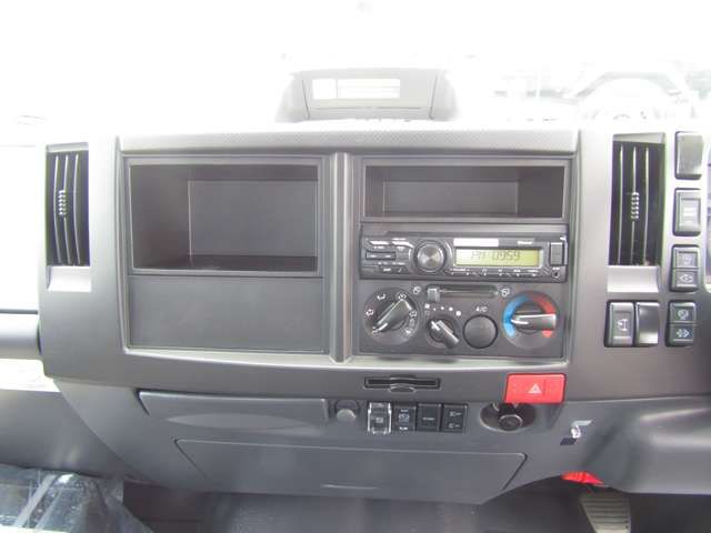 Mazda TITAN 2023-09 9424-18