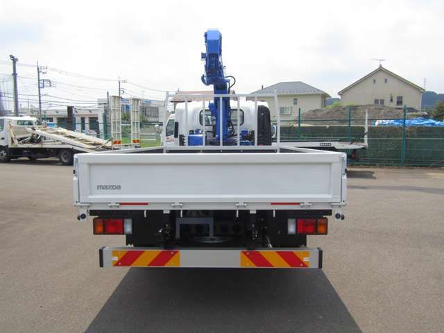 Mazda TITAN 2023-09 9424-5