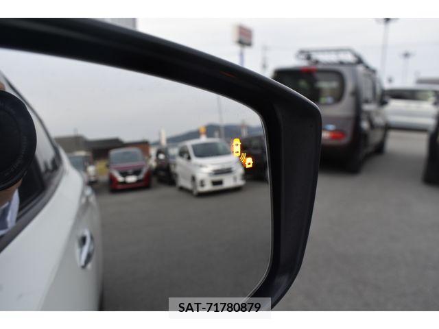 Nissan LEAF 2020-08 218604-11