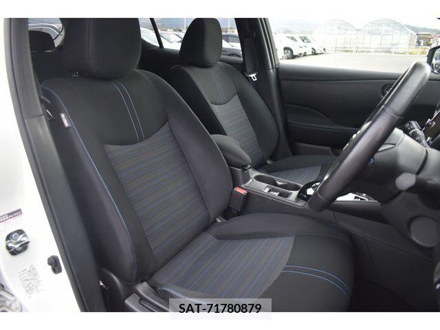 Nissan LEAF 2020-08 218604-14