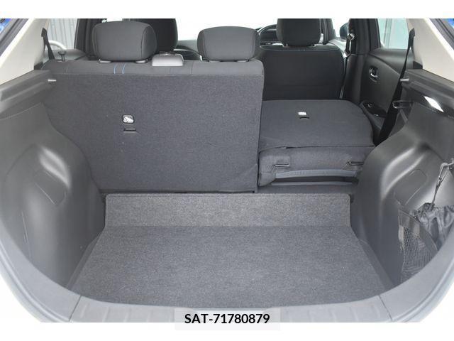 Nissan LEAF 2020-08 218604-18