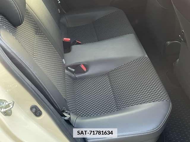 Toyota AQUA 2018-02 381238-15