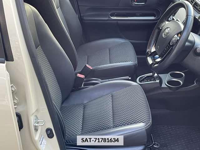 Toyota AQUA 2018-02 381238-12