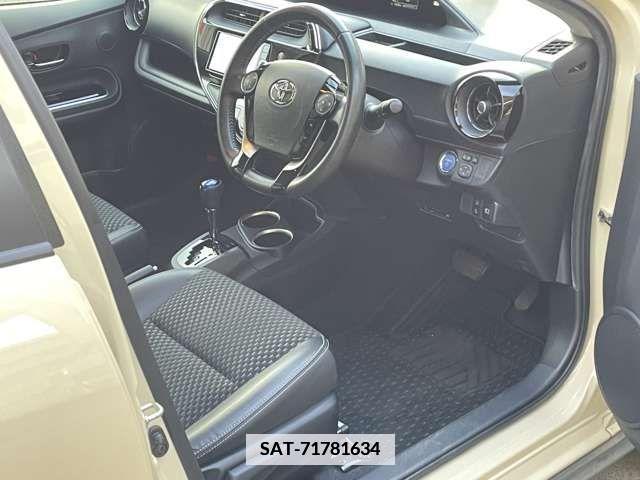 Toyota AQUA 2018-02 381238-1