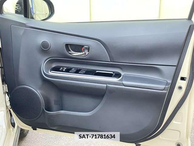 Toyota AQUA 2018-02 381238-11