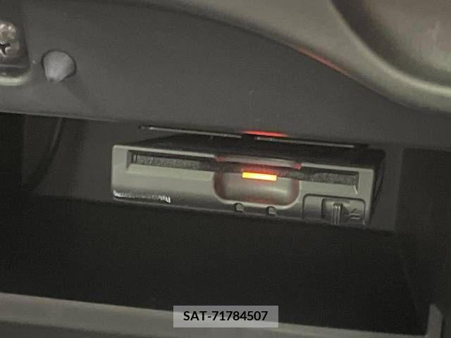 Nissan NOTE 2018-08 305415-6