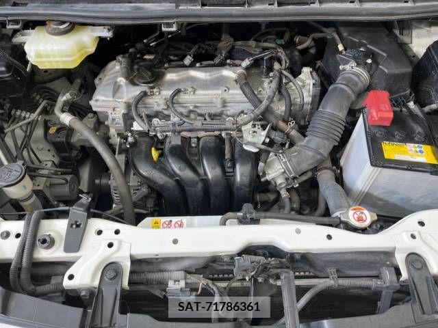 Toyota VOXY 2017-09 223754-18