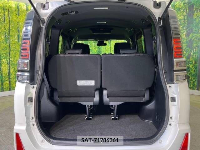 Toyota VOXY 2017-09 223754-10