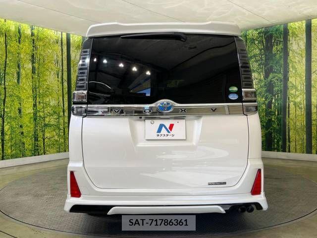 Toyota VOXY 2017-09 223754-15