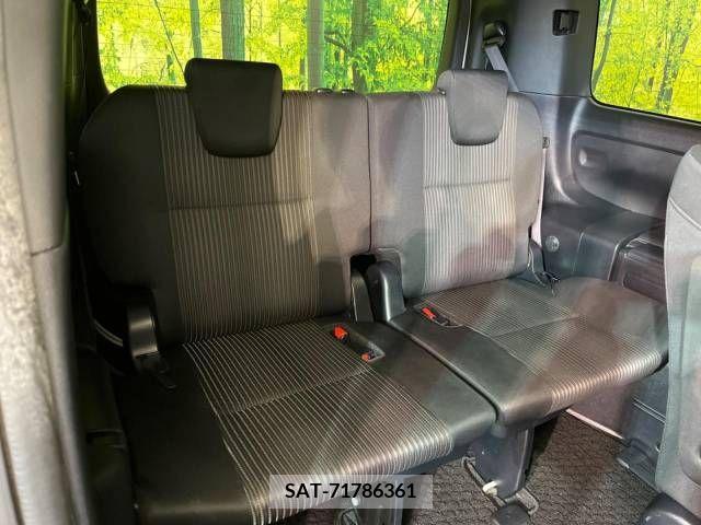 Toyota VOXY 2017-09 223754-9