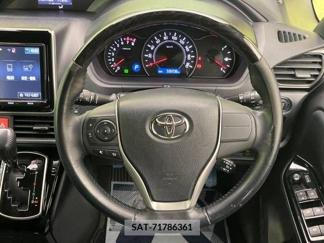 Toyota VOXY 2017-09 223754-11