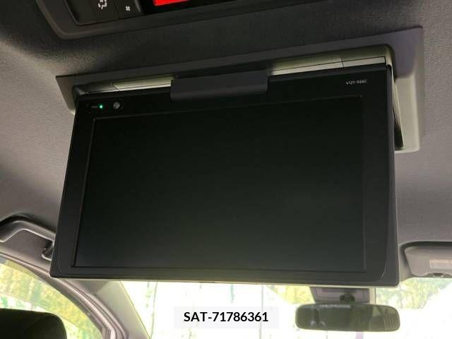 Toyota VOXY 2017-09 223754-3