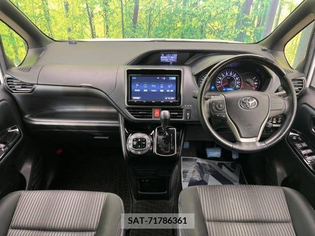 Toyota VOXY 2017-09 223754-1