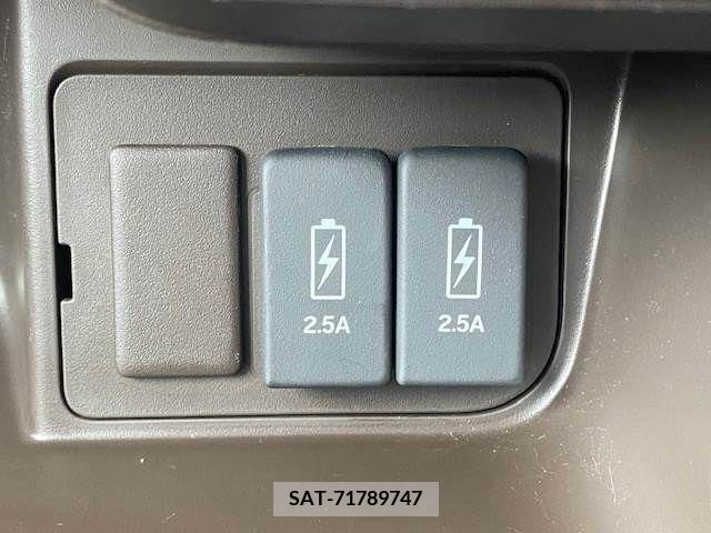Honda N BOX 2022-06 333902-27