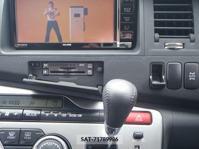 Toyota ISIS 2009-04 396927-18