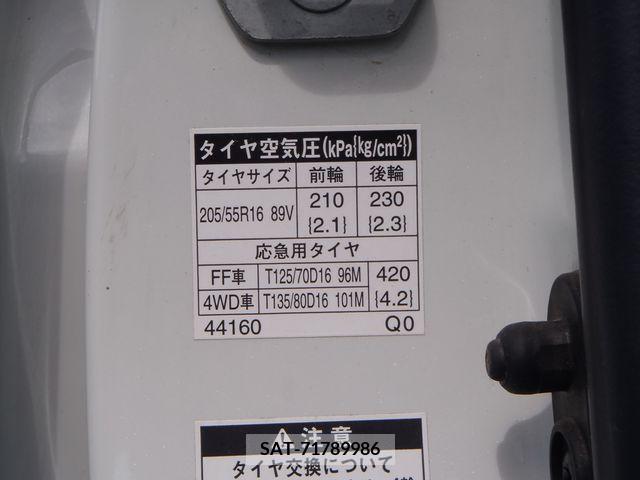 Toyota ISIS 2009-04 396927-26