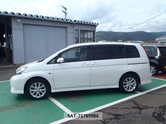 Toyota ISIS 2009-04 396927-4