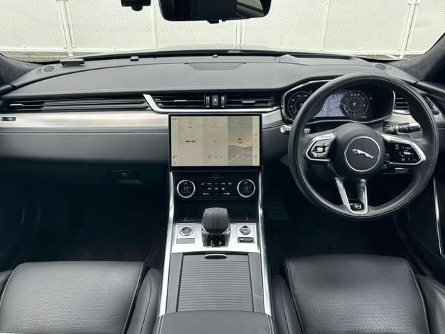 Jaguar XF 2021-05 6896-4