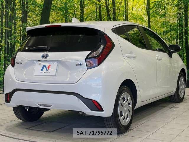 Toyota AQUA 2023-07 356179-17