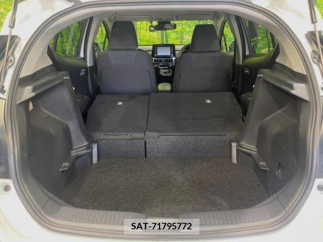 Toyota AQUA 2023-07 356179-10