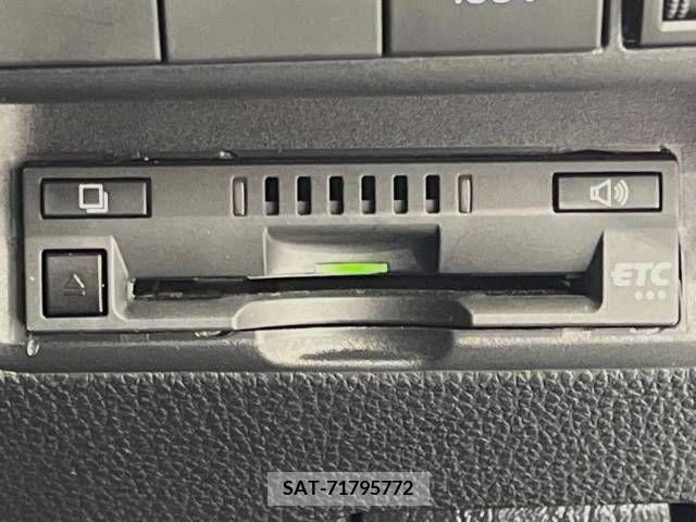 Toyota AQUA 2023-07 356179-6